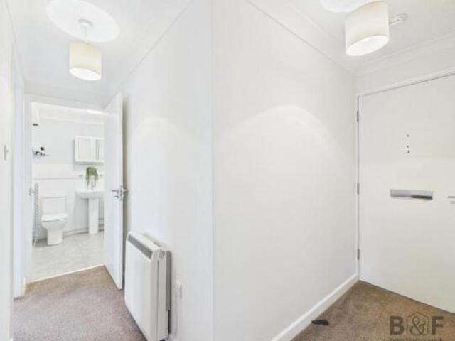 Flat for sale in Kingswood, South Gloucestershire