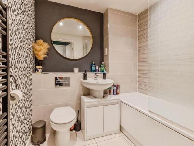 Flat for sale in Feckenham, City Of Bristol
