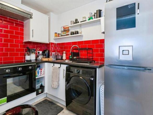 Flat for sale in Slough