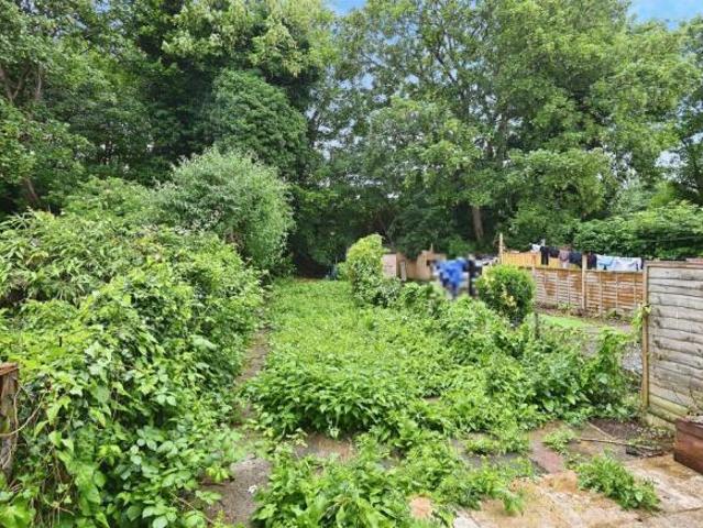 Flat for sale in Chatham