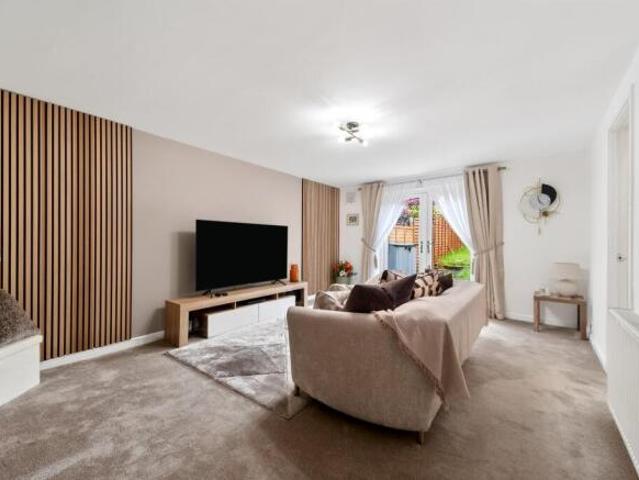Flat for sale in Barassie, Scotland
