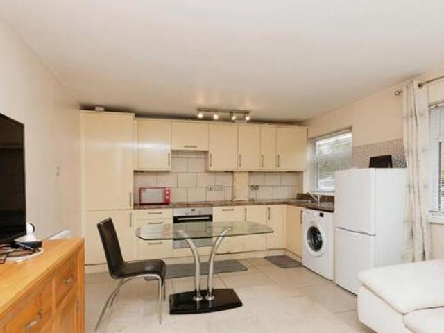 House for sale in Heol-las, Surrey