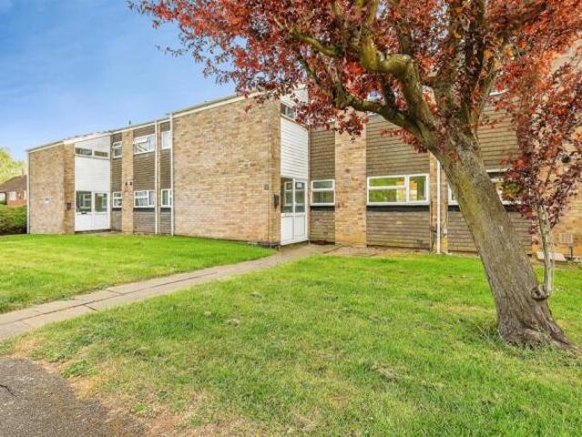 Flat for sale in Northampton, Northamptonshire