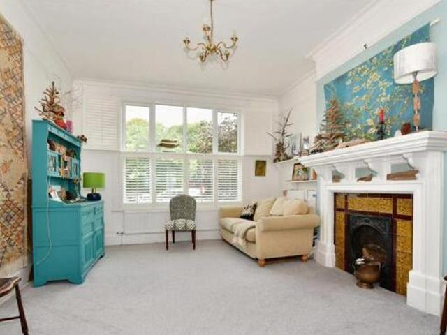 House for sale in Tower Hamlets, Ash