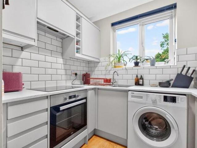 Flat for sale in St Albans, Five Acres