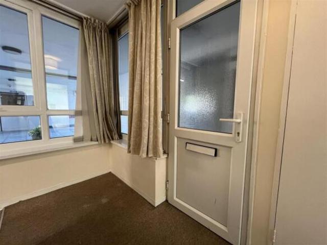 Flat for sale in Alwoodley, West Yorkshire