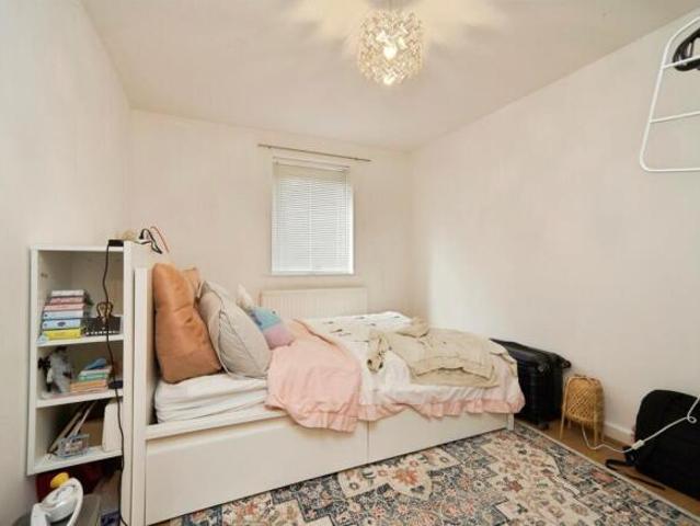 Flat for sale in Scott Hall, Leeds