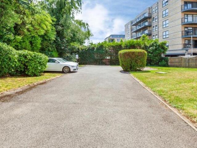 Flat for sale in Slough