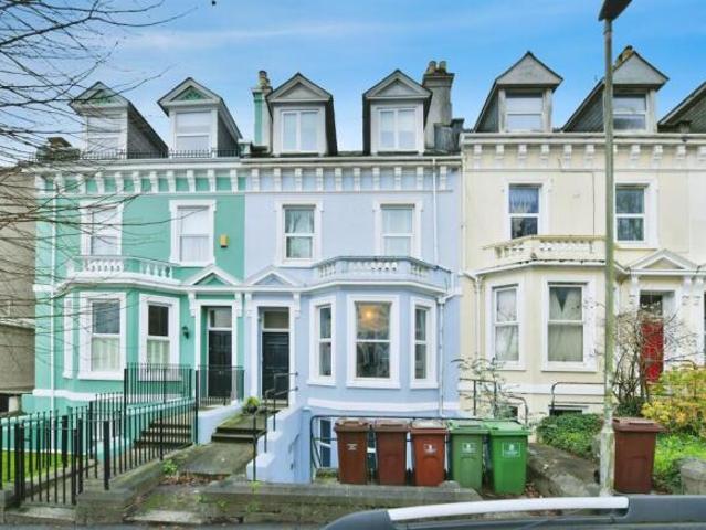 Flat for sale in Mount Wise