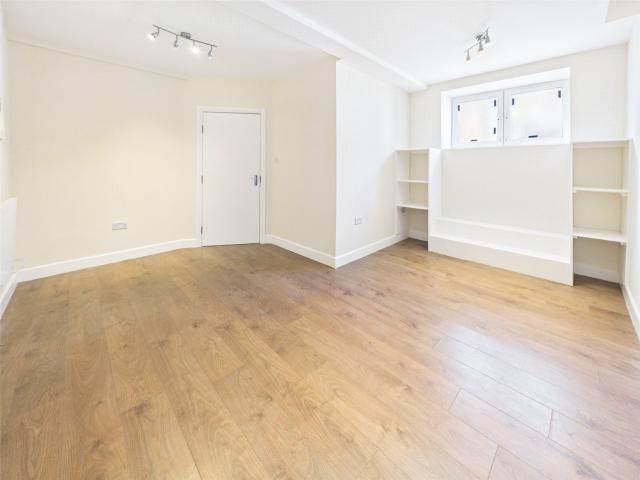 Apartment for rent in London Borough of Richmond upon Thames, Greater London