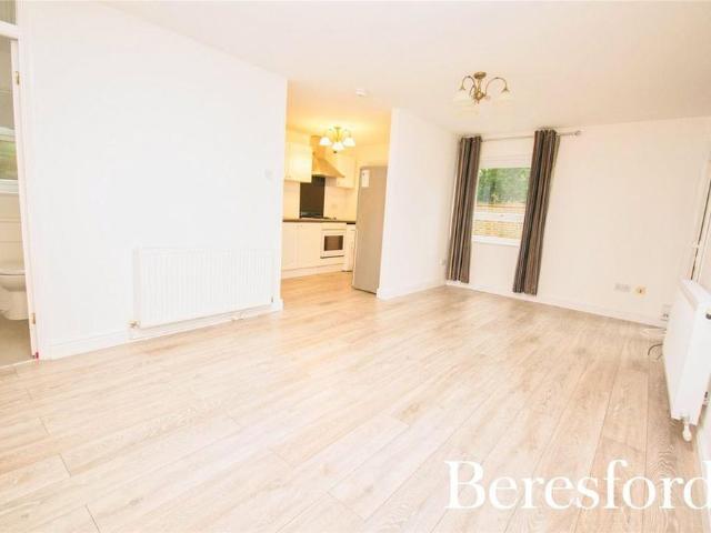 Apartment for rent in Navestock Side, Essex