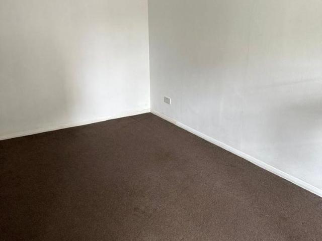 Apartment for rent in Knowle Green, Lower Halliford