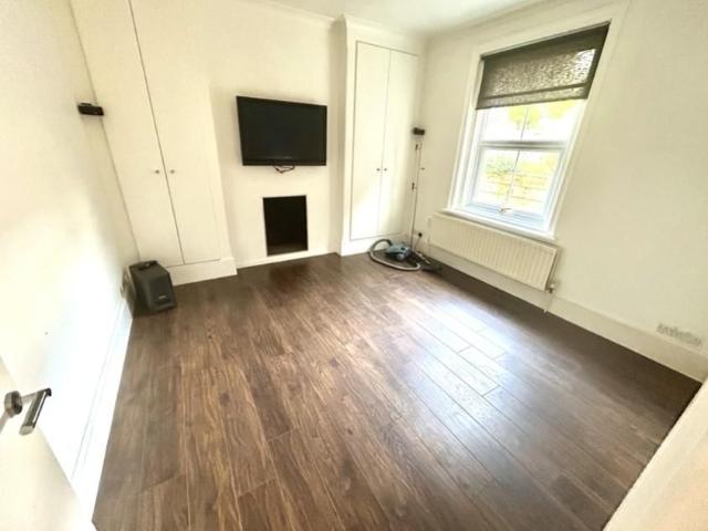 Apartment for rent in Branksome Park, Poole