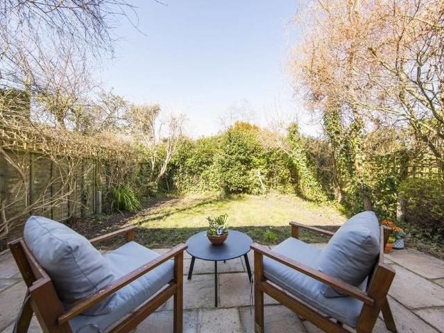 Apartment for rent in St James, Sandown Park