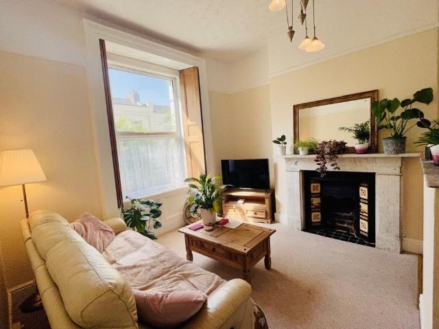 Apartment for rent in Morice Town, Mount Wise