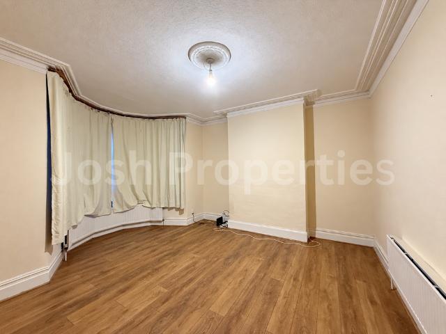 Apartment for rent in Gants Hill, Greater London