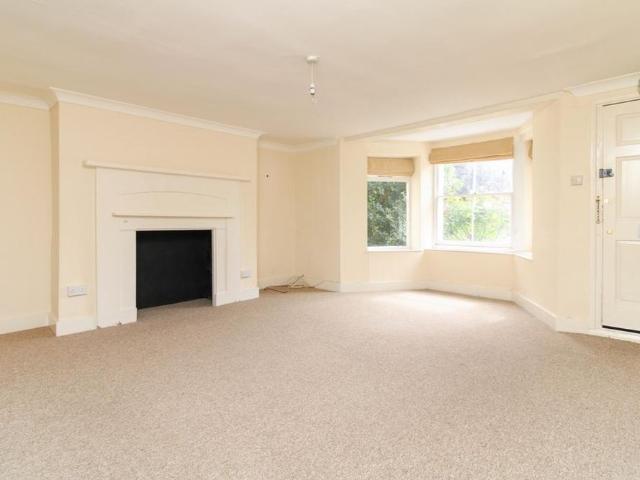 Apartment for rent in Barton Estate, Canterbury