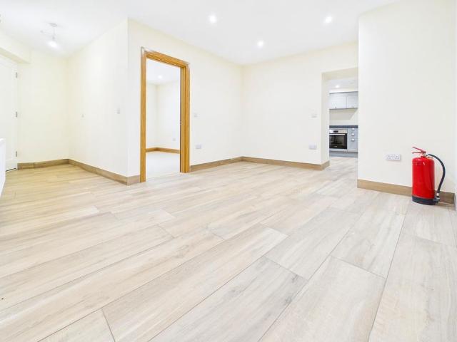 Apartment for rent in Usk