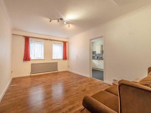 Apartment for rent in Wexham and Ivers Community Board, Iver