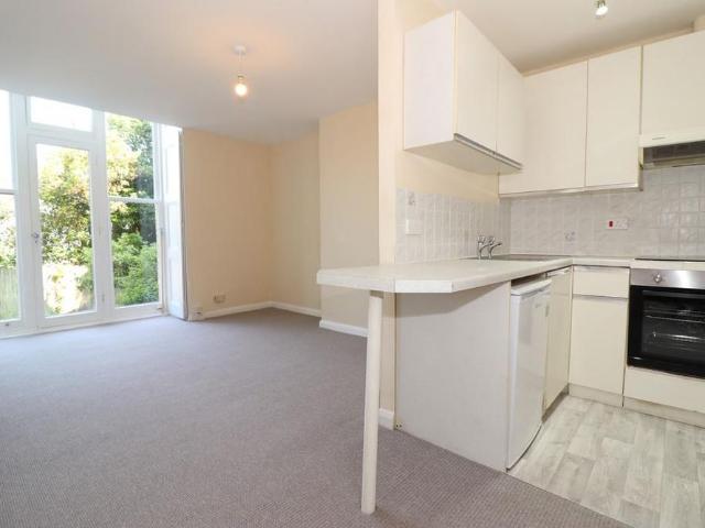 Apartment for rent in Broadwater Down, Sandown Park