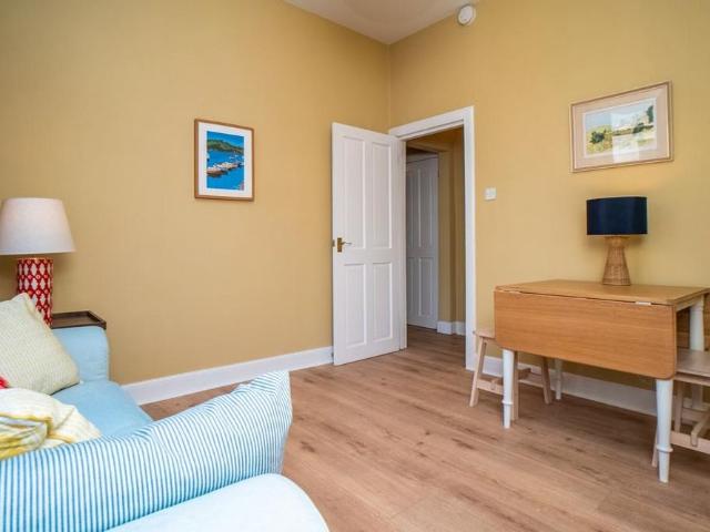 Apartment for rent in Hillside, Leith