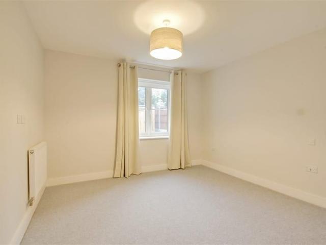 Apartment for rent in Iver, Richings Park
