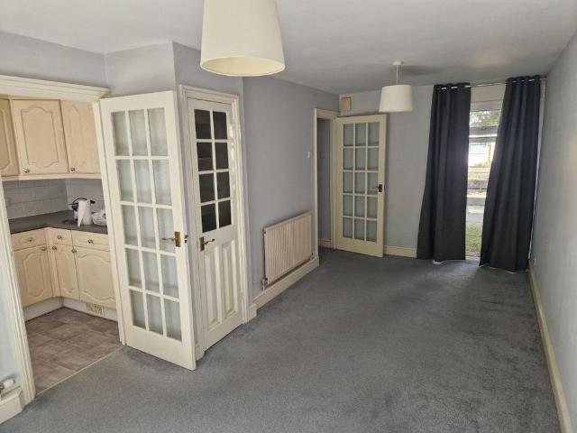 Apartment for rent in Bush Hill Park, Greater London