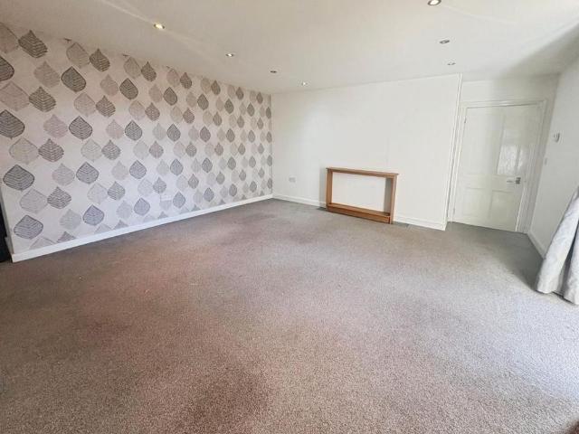 Apartment for rent in Salford, Kirklees