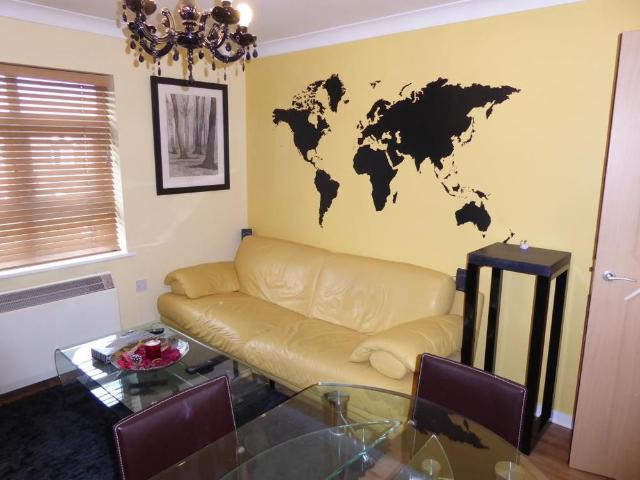 Apartment for rent in Knowle Green, Lower Halliford