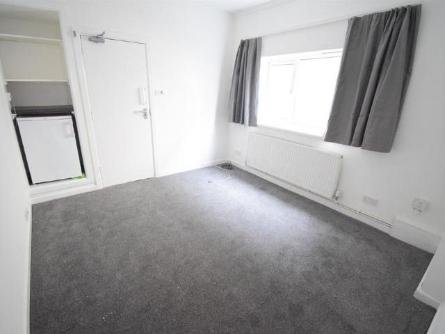 Apartment for rent in Falcon Lodge, Wales