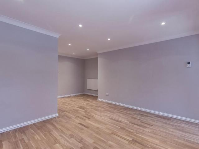 Apartment for rent in Colnbrook, Slough