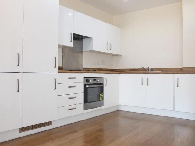 Apartment for rent in Harrow Weald, Greater London