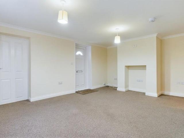 Room for rent in Clarendon, Ash
