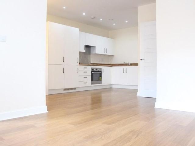 Apartment for rent in Harrow Weald, Greater London