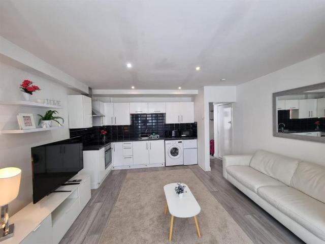 Apartment for rent in London Borough of Croydon, Greater London