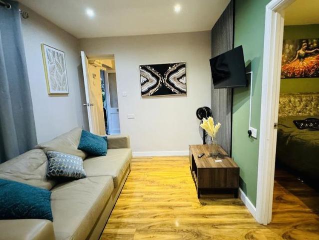 Apartment for rent in London Borough of Sutton, Greater London