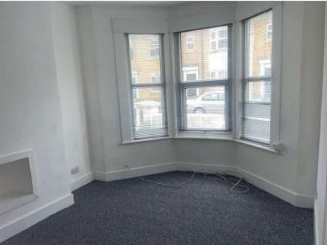 Apartment for rent in Kursaal Estate, Alton Barnes