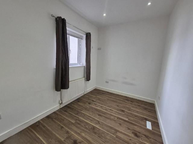 Apartment for rent in Withycombe, Budlake