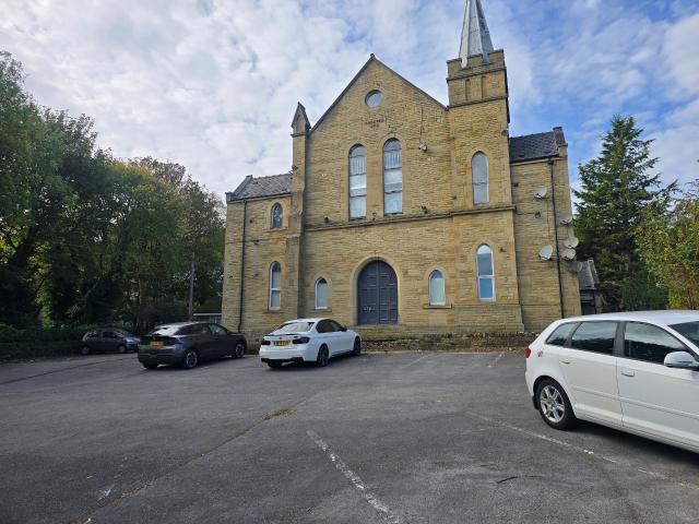 Apartment for rent in Frizinghall, West Yorkshire