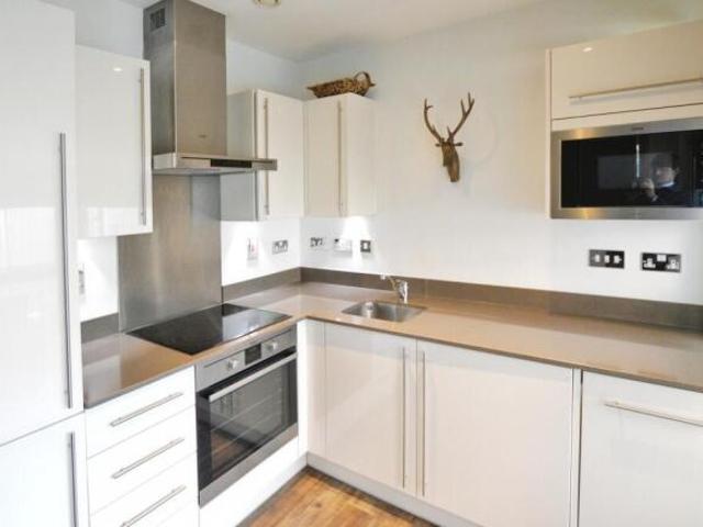 Maisonette for rent in Five Acres, Hertfordshire