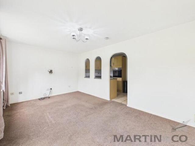 Maisonette for rent in Five Acres, Hertfordshire