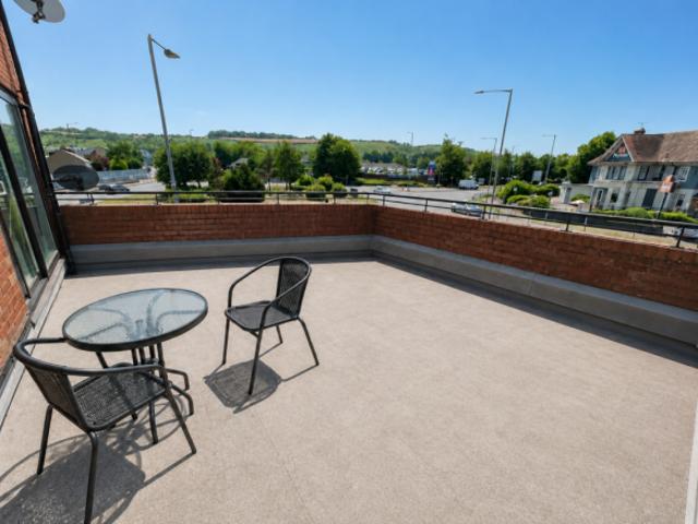 Maisonette for sale in Luton