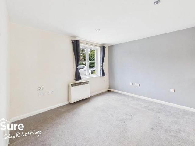 House for rent in Pouchen End, Hertfordshire