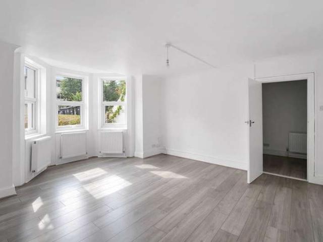 Maisonette for rent in London Borough of Croydon, Greater London