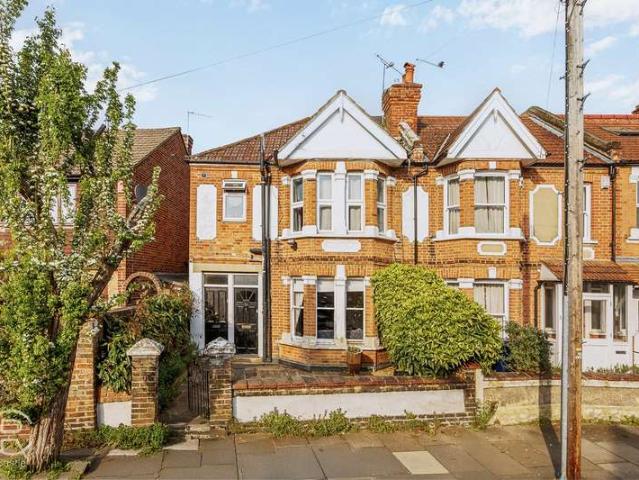 Maisonette for sale in London Borough of Ealing, Hanwell