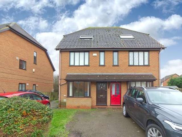 Maisonette for rent in Fenny Stratford, Milton Keynes