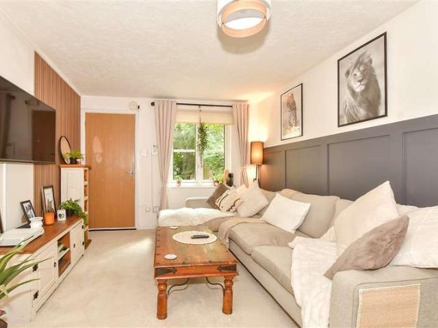 Maisonette for sale in Glynde, West Sussex