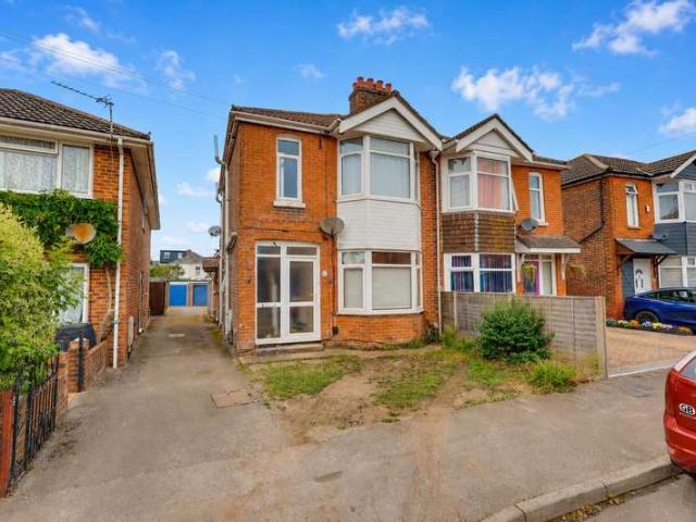 Maisonette for sale in Itchen, City Of Southampton