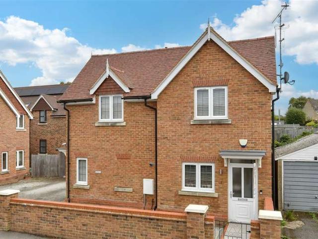 Maisonette for sale in Westborough, Surrey