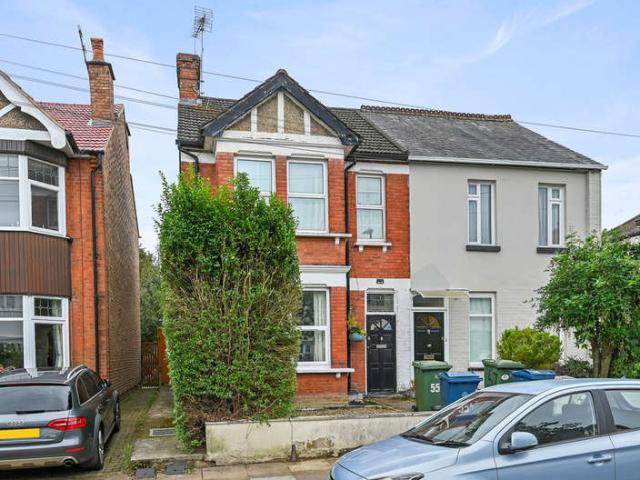 Maisonette for sale in Wealdstone, Greater London